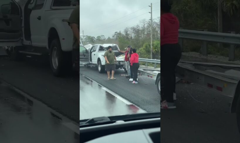 Unexpected boat crushes vehicle on roadside in Florida, USA