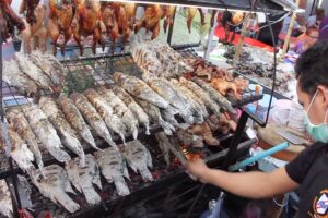 Thai Street Food - Pla Pao (Roasted Fish) at Central World Street Food Stalls in Bangkok!