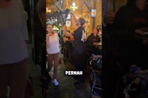 Bir Enak, Sepatu Hilang! Kok Bisa?!