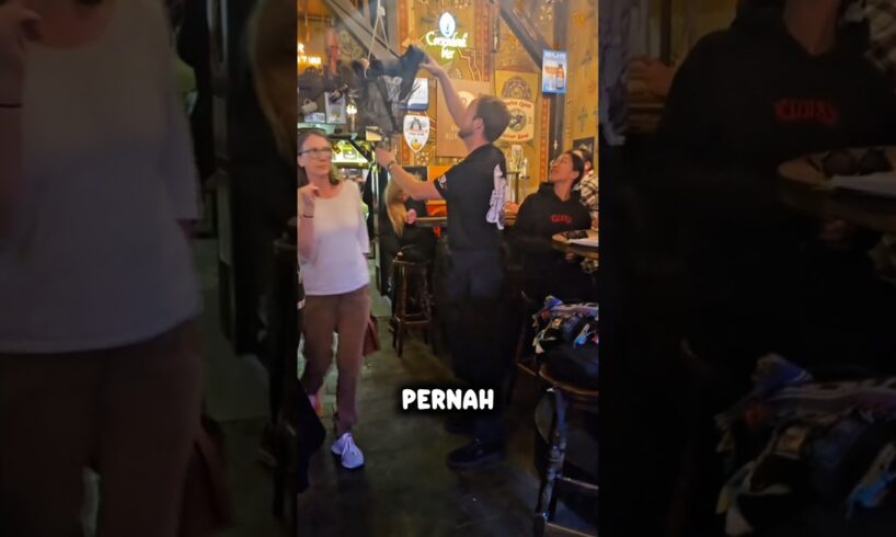 Bir Enak, Sepatu Hilang! Kok Bisa?!