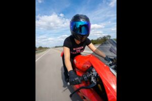 DUCATI PANIGALE V4R - PURE BEAST #shorts #motorcycleriding  #ducatisuperleggera #superbike