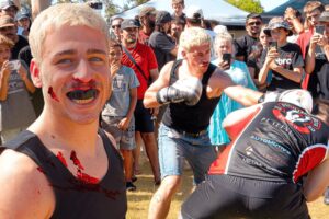 Fighting In The Hoods Of The Australian Outback!