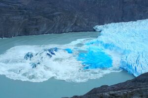 INCREDIBLE COLLAPSE TRIGGERED BY GLACIER CALVING | South America, Chile