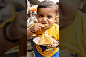 Little Cute Angry Baby Fights Samosa Wala for Free Samosa! #BabyComedy #FunnyBaby #CuteBaby #Samosa