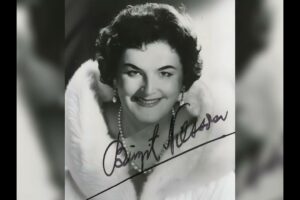 TREMENDOUS SINGING!!! Birgit Nilsson 1915 - 2008 Compilation of the legendary Swedish soprano