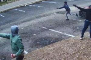 Wild shootout in Memphis caught on video, with child in the middle of it