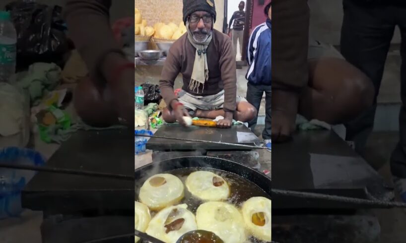 ঢাকার তৈরী ঢাকাই পরোটা ছোলার ডাল দিয়ে খেতে দারুন লাগে