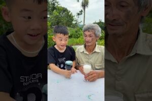 Hai ông cháu trêu trọc nhau siêu dễ thương p2 😂😱👶🏻❤️👴#shorts #cute