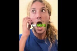 The Ferret Who Missed His Love 🦦💔➡️💕 (🎥 @Ramatortosa) #shorts #cat #pets #kitten