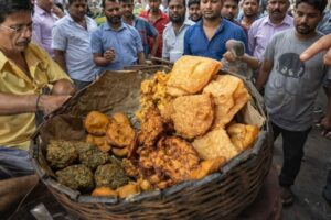 Babar Amoler Dokaner Vai Dadara Chalachhen | Kolkata’s Old Famous Chop Shop