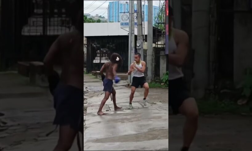 El boxeador no esperaba esto en el suelo #jiujitsu #streetfight #mma