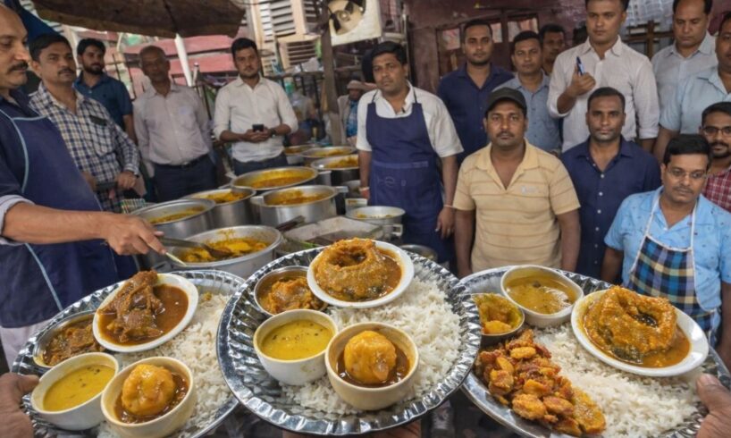 ৫০ বছরের পুরোনো দোকান Madrasi বাবুর দোকান | Bengali Indian Street Food