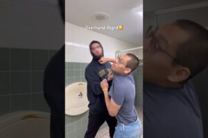 How To Win A School Fight #streetfighter #fight #martialarts #boxing