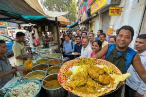Incredible Kolkata Lunch | Duto Ruti 30 taka Plate Indian Street Food