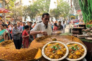 Special Ghugni Chaat Kolkata , ₹10 Spicy Veg Ghugni Chaat Under a Tree