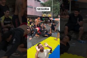 Street Fight   Parabéns ao árbitro. #jiujitsu #bjj #mma