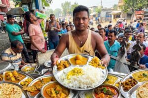 Aam Admi Ka Khana , Dim Bhaat Full Meal for Just ₹40 , Indian Street Food