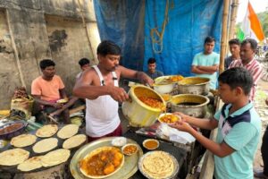 Garib Se Mehanati Businessman , Best Morning Street Food , 3 Piece Partha ₹20