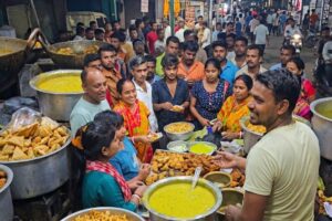 People Mad for Evening Snacks , Everything Just ₹5 😍 | Joy Jagannath Telebhaja Kankinara