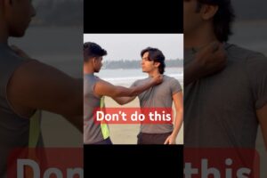 Self defense against collar grab in street fight #streetfight #fight #selfdenfense #martialarts #mma