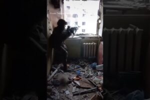 Ukrainian soldier narrowly avoids flying bullet