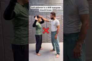 simple self defense for girls #selfdefense #viral #ytshorts #yt #mma #martialarts #kravmaga #shorts