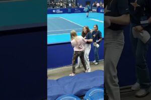 Girls Fight Over Andy Murray’s Towel