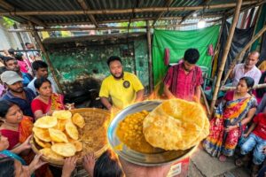 ₹10 Dal Puri , Chandannagar Famous Bhola Da Dal Puri | Indian Street Food