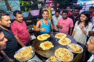 1000 Egg Roll Finished Daily , ₹40 Price | Sealdah Most Popular Fast Food Street Stall