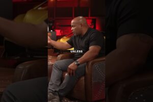 Can a Boxer Beat an MMA Fighter In a Street Fight? Daniel Cormier Debate