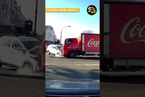 Dangerous Illegal Turn Almost Causes Disaster 🚨 #dashcam #shorts #crash