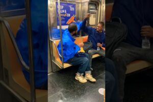 FIGHT ON 2 TRAIN NYC #inthehood #hoodvlogs #nyc