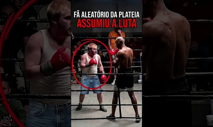 Um cara aleatório da plateia foi chamado para lutar e foi insano 🏟🔥