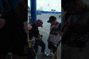 social #experiment getting autographs from random people